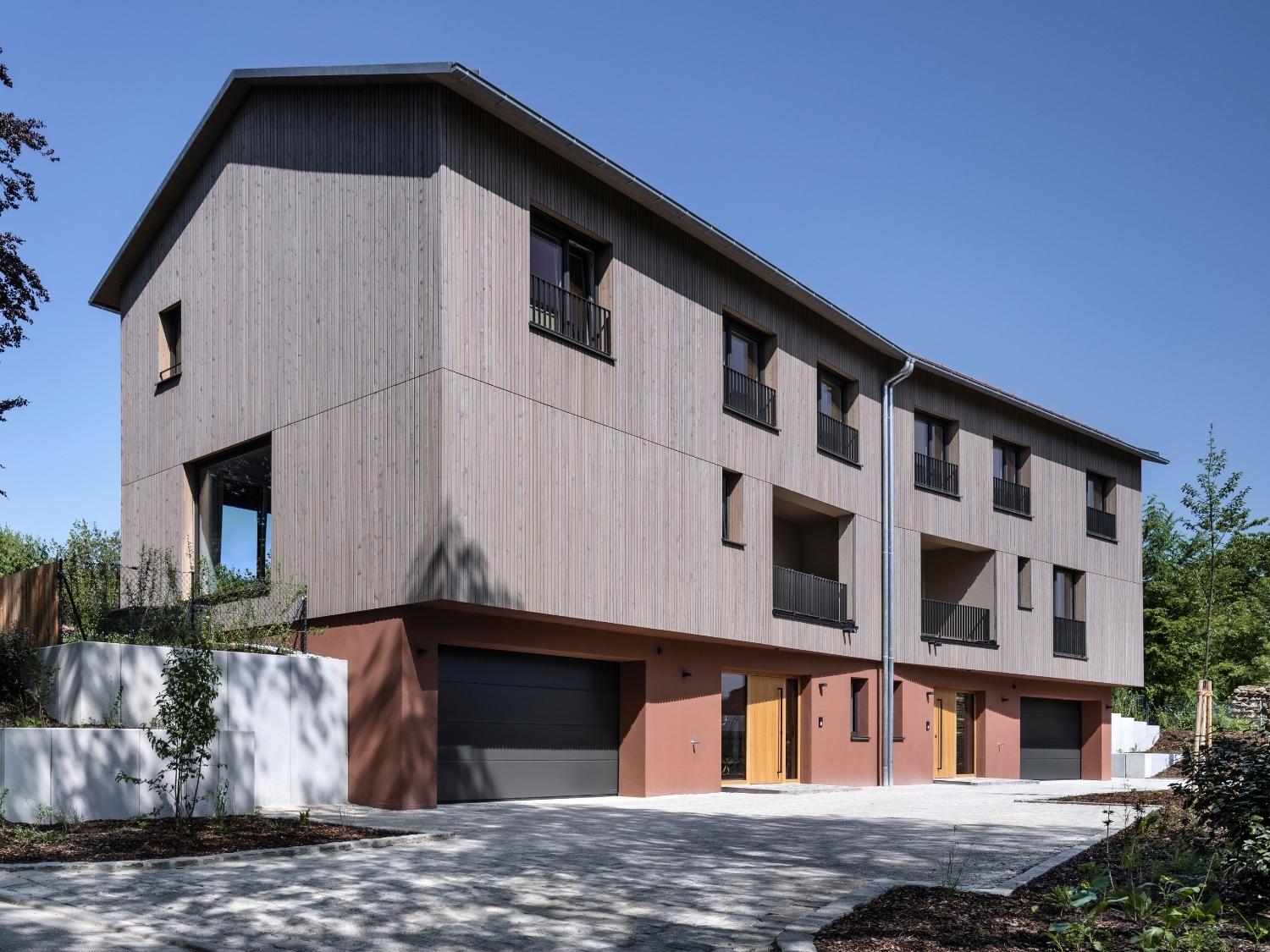 Leipfinger-Bader Referenz Doppelhaus mit Holzfassade